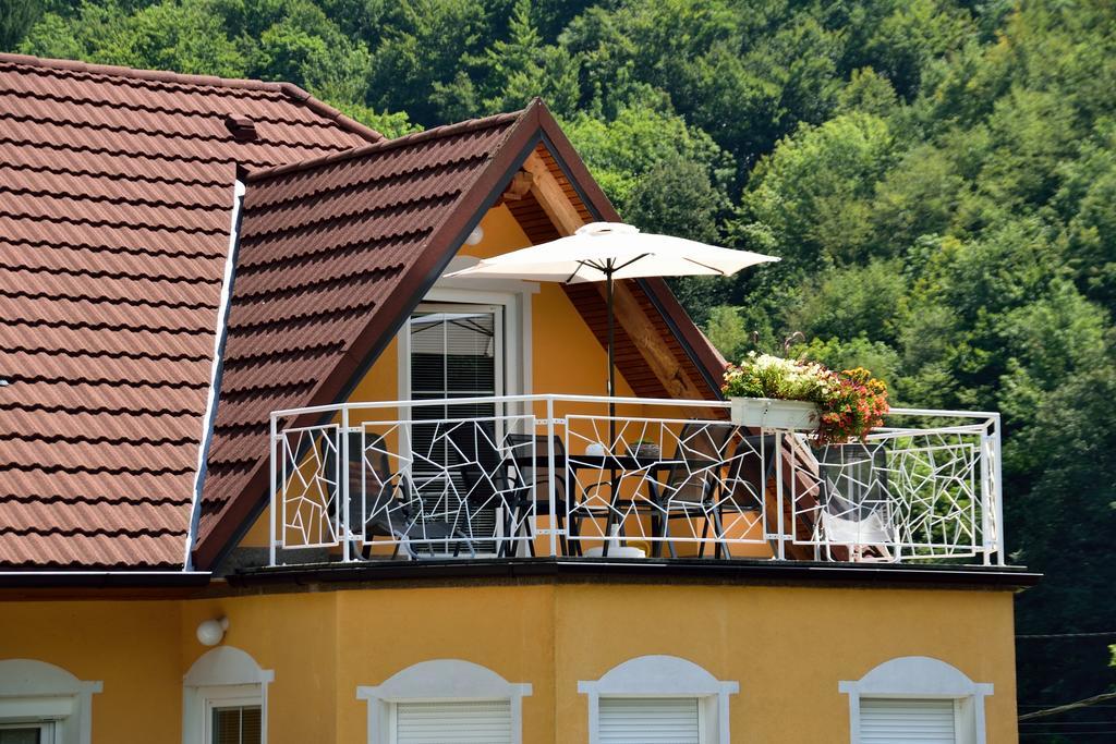 Apartment Sotocje Dolenja Trebusa Exterior photo